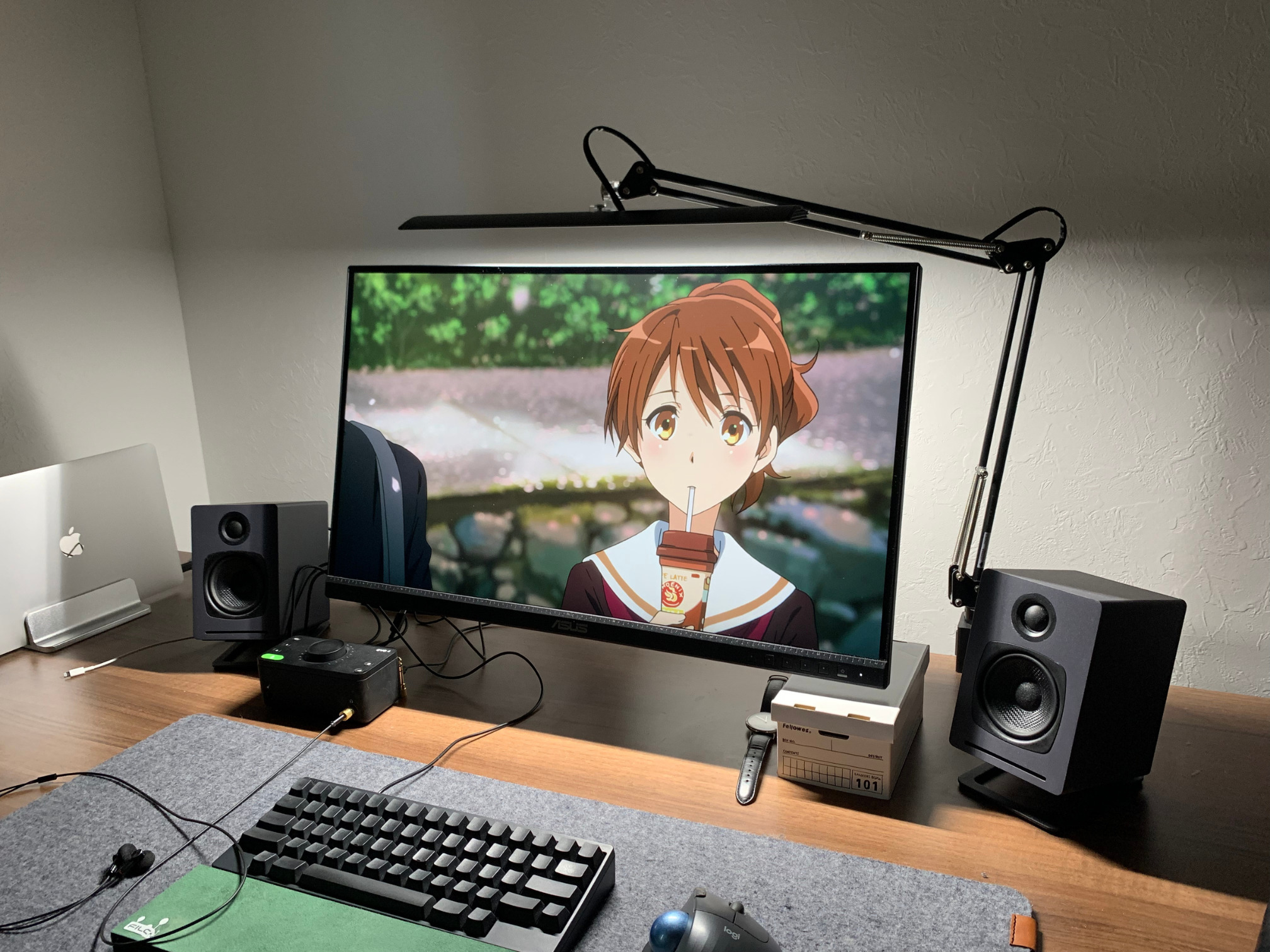 WQHD vs 4K、27インチに合うのはどっち？ 実体験から詳しく解説 - モブぐらし